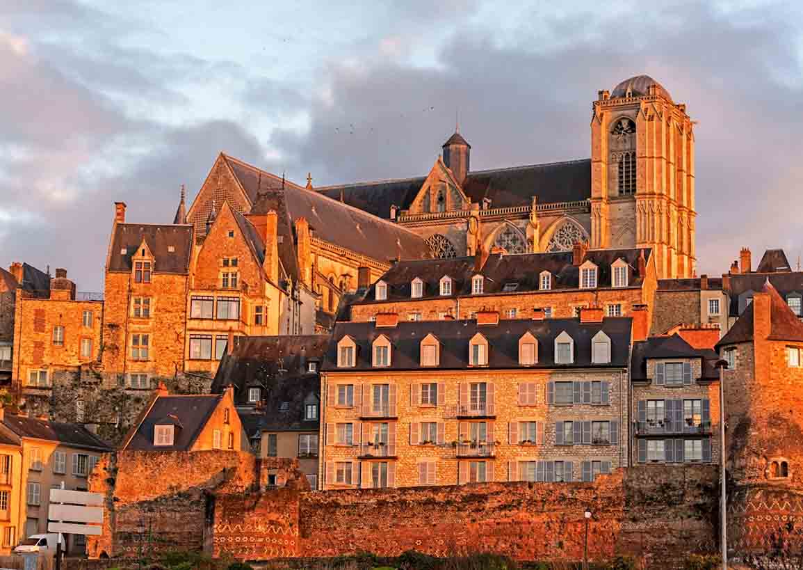 Que faut-il emporter pour un voyage au Mans ? Une liste de bagages alliant praticité et style